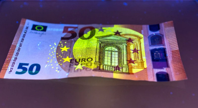 Sie möchten Kontakt aufnehmen? Kontaktieren Sie uns für Euro-Banknoten.